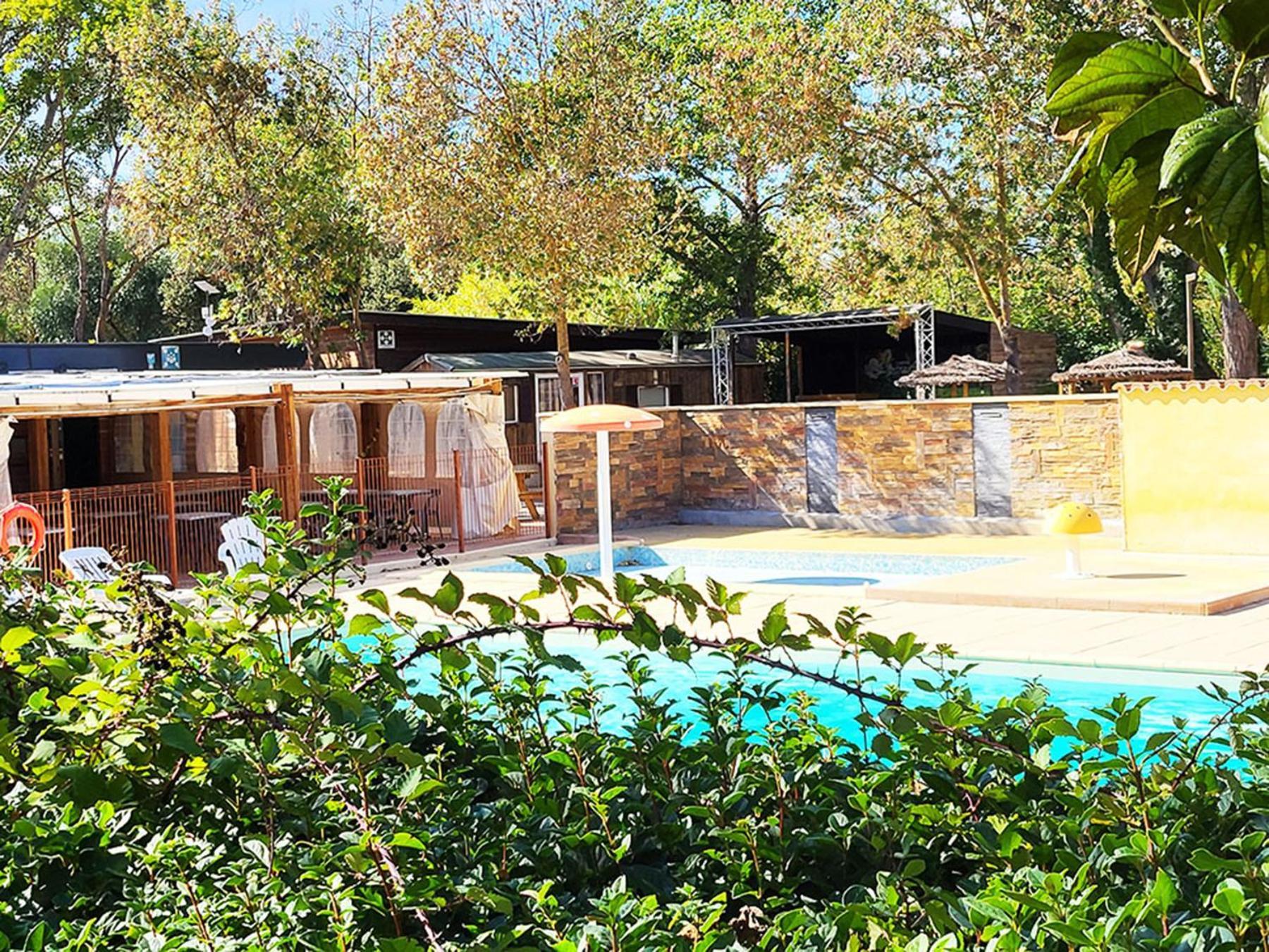 Camping Le Val De Cesse Mirepeisset Exterior foto